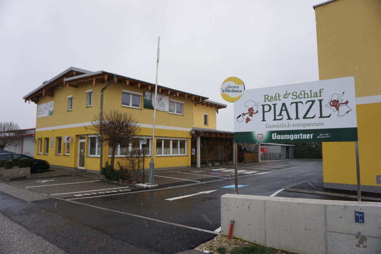 Schlafplatzl Hotel Marchtrenk Exterior foto
